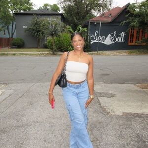 Meet your Posher, Jonelle